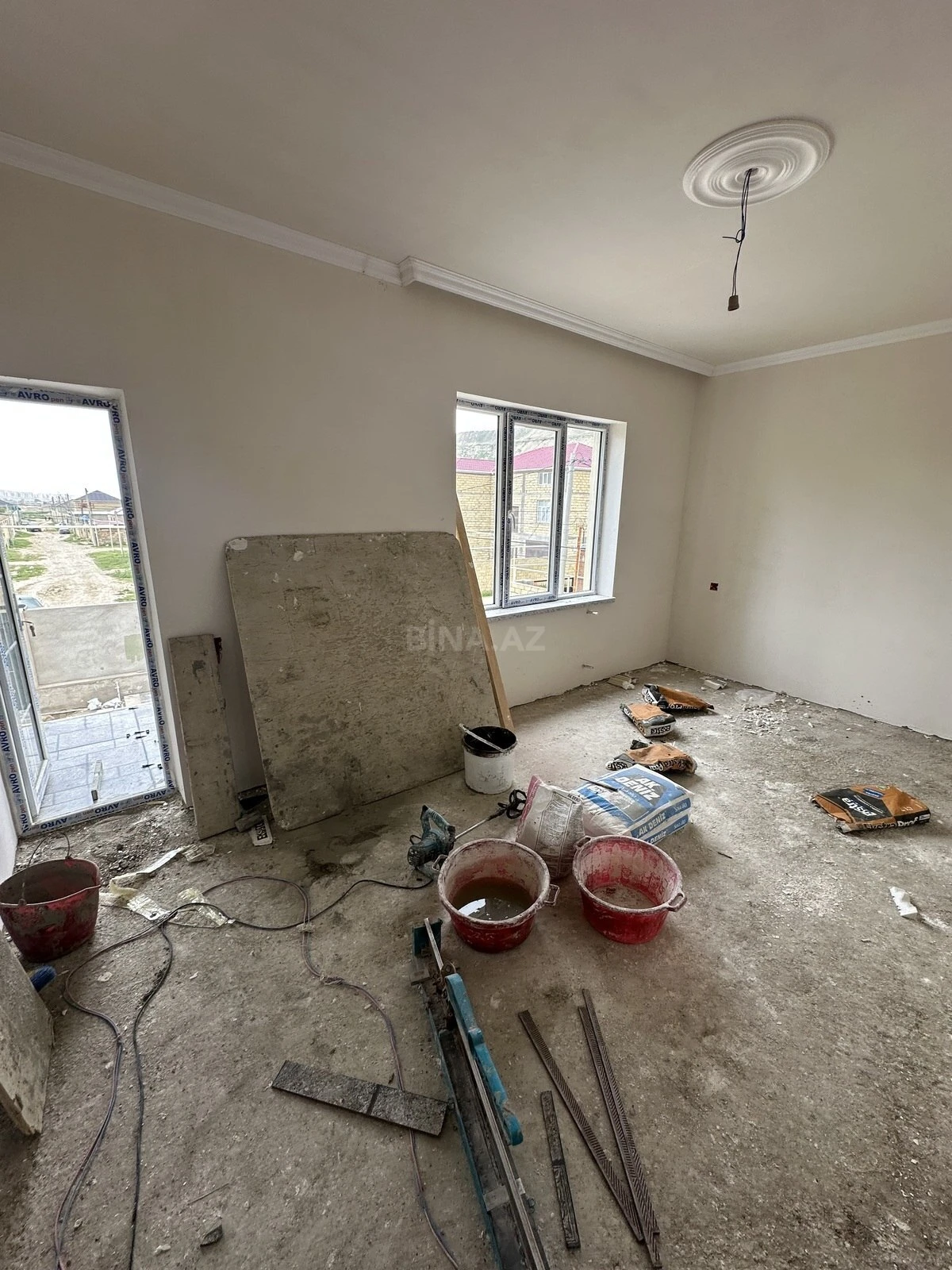 Satılır 4 otaqlı həyət evi 145 m²