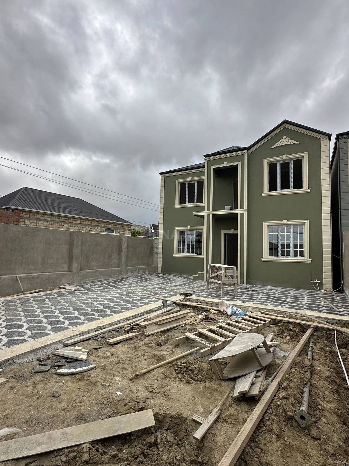 Satılır 4 otaqlı həyət evi 145 m²