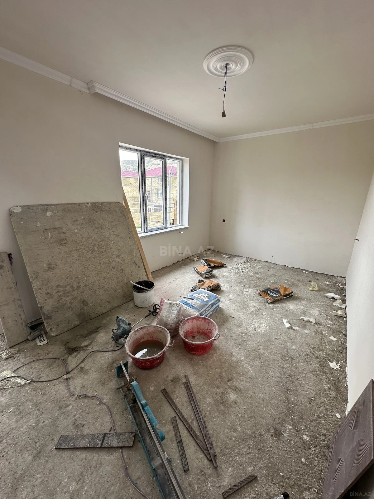 Satılır 4 otaqlı həyət evi 145 m²
