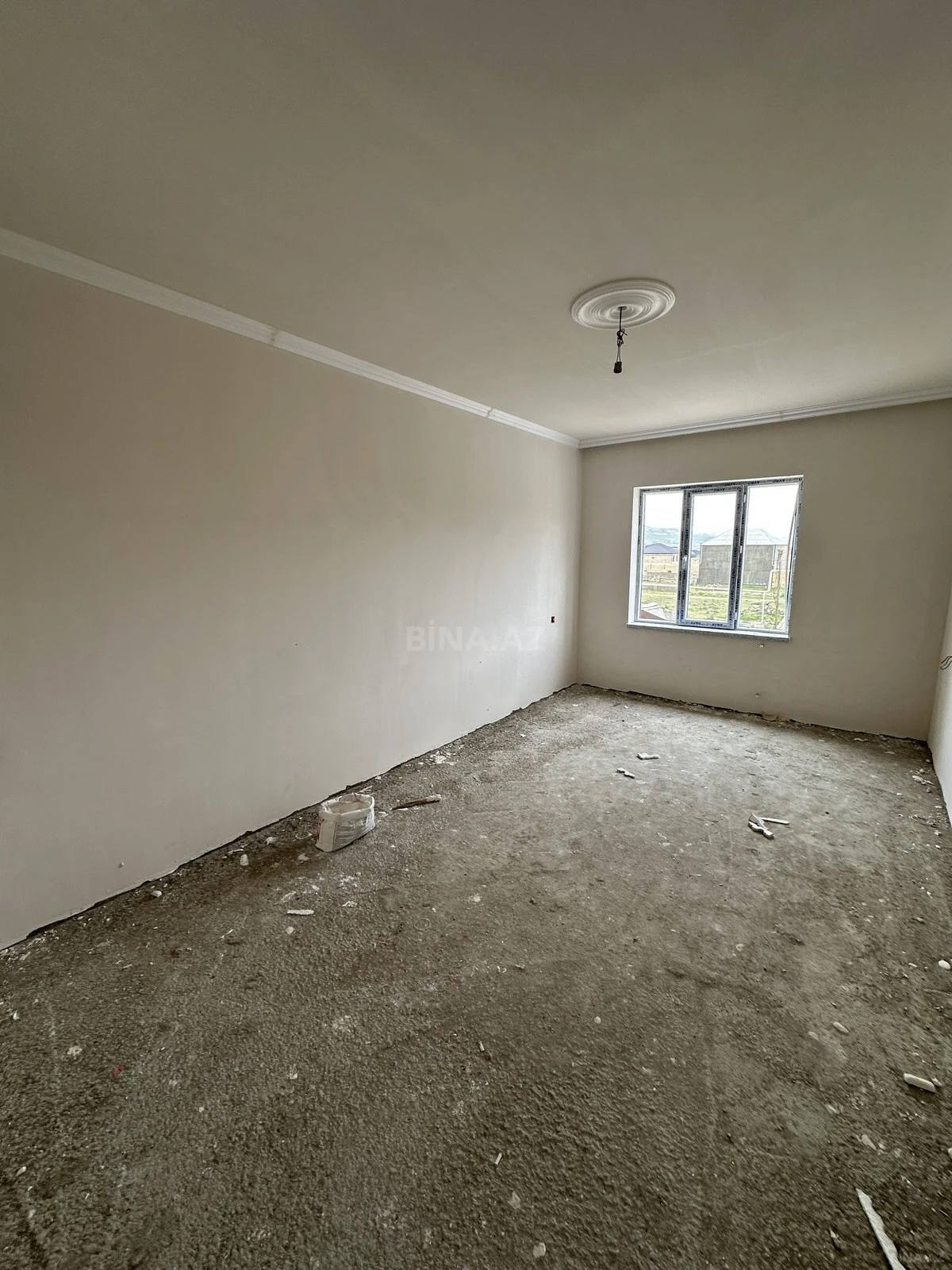 Satılır 4 otaqlı həyət evi 145 m²