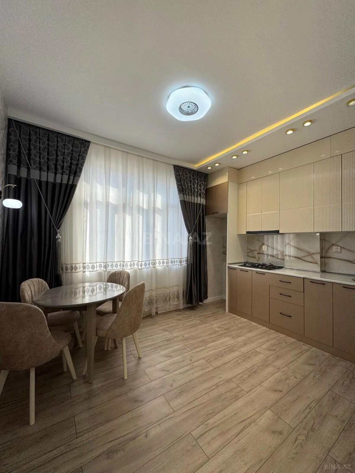 Satılır 2 otaqlı mənzil 85 m²