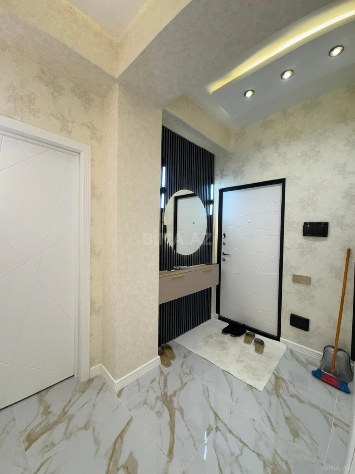 Satılır 2 otaqlı mənzil 85 m²