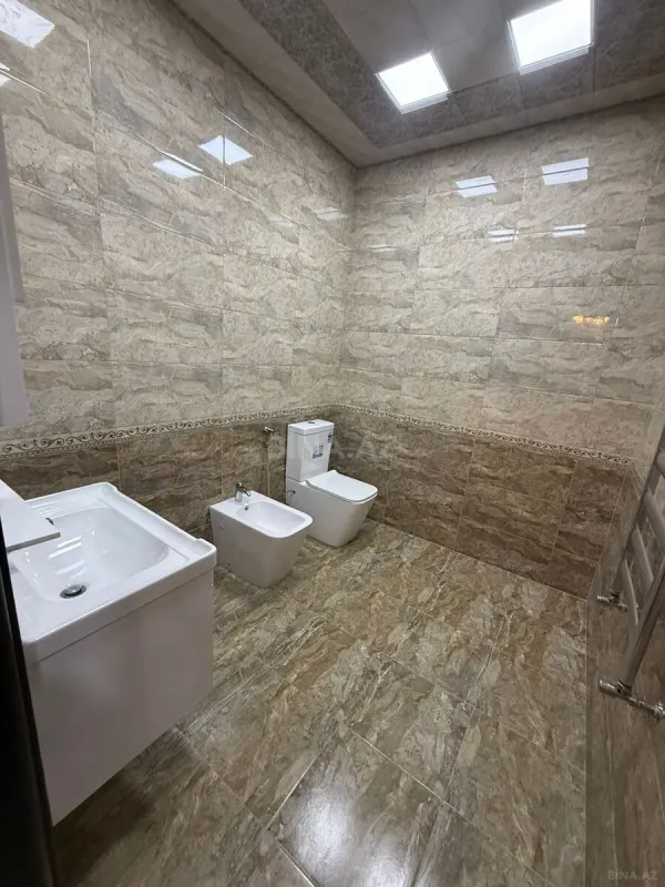 Kirayə verilir 3 otaqlı mənzil 122 m²