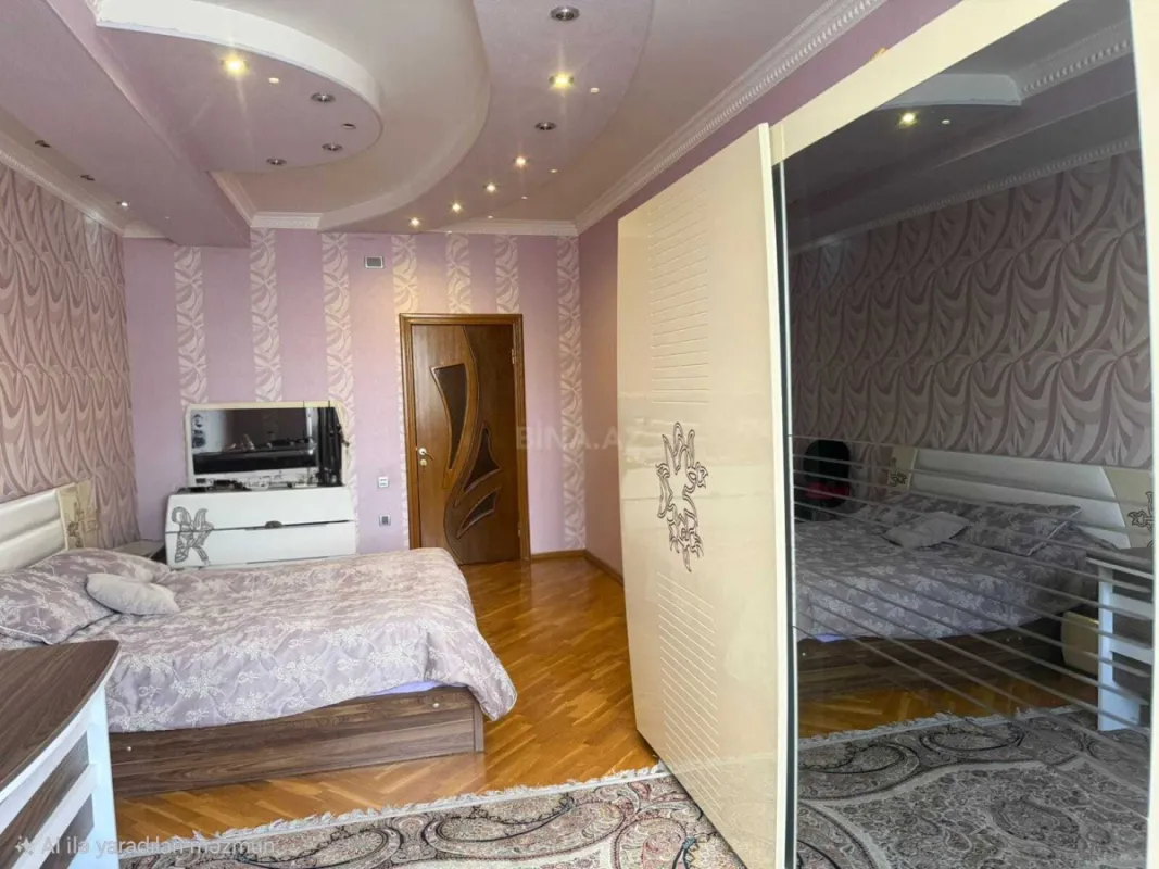 Satılır 3 otaqlı mənzil 125 m²