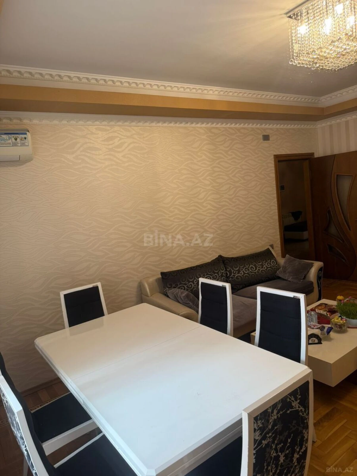 Satılır 3 otaqlı mənzil 125 m²