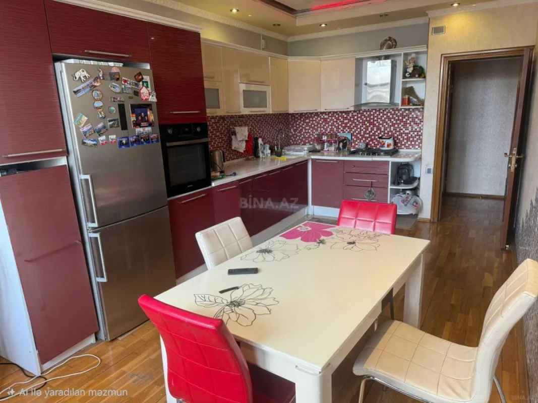 Satılır 3 otaqlı mənzil 125 m²