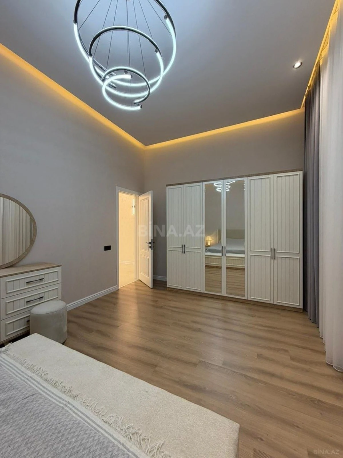 Kirayə verilir 4 otaqlı həyət evi 250 m²