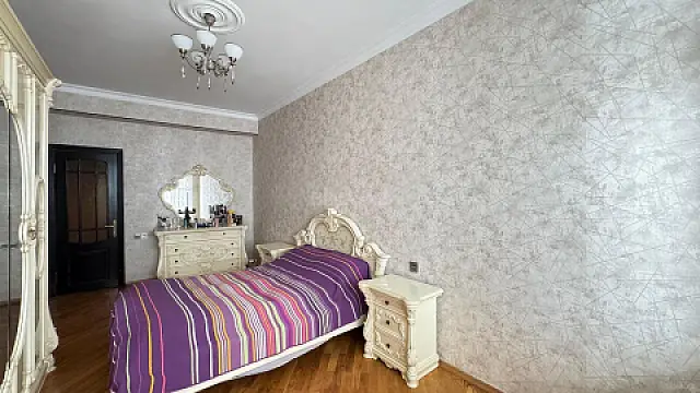 Kirayə verilir 3 otaqlı mənzil 104 m²