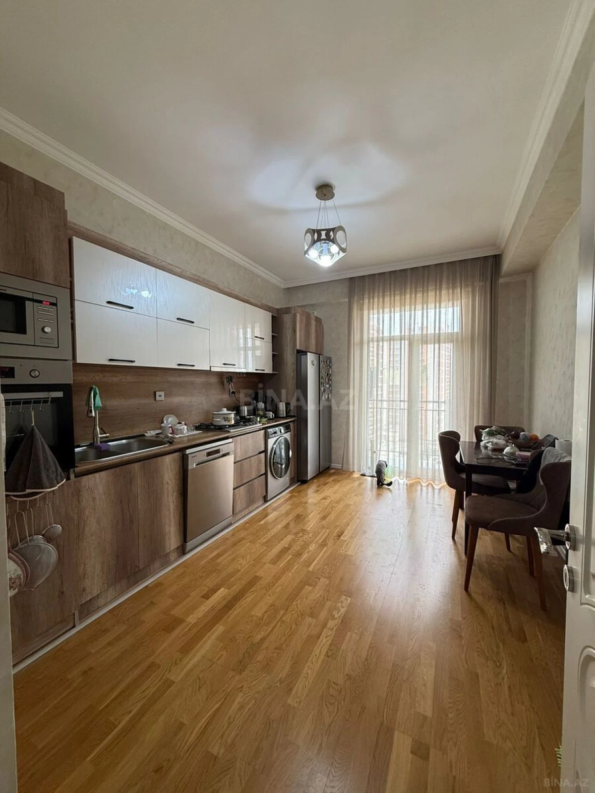 Satılır 4 otaqlı mənzil 154 m²