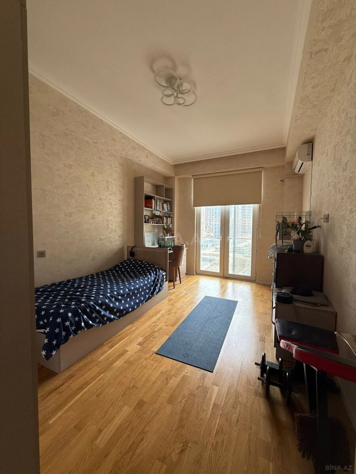 Satılır 4 otaqlı mənzil 154 m²