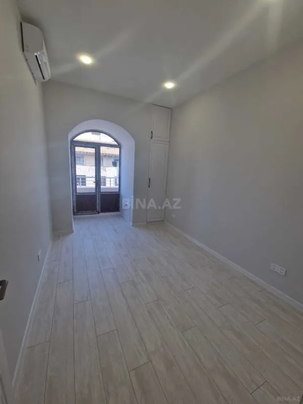 Kirayə verilir 4 otaqlı ofis 140 m²