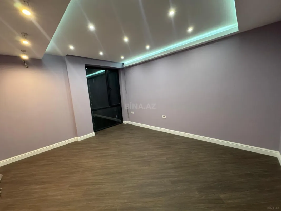 Satılır 4 otaqlı mənzil 139 m²