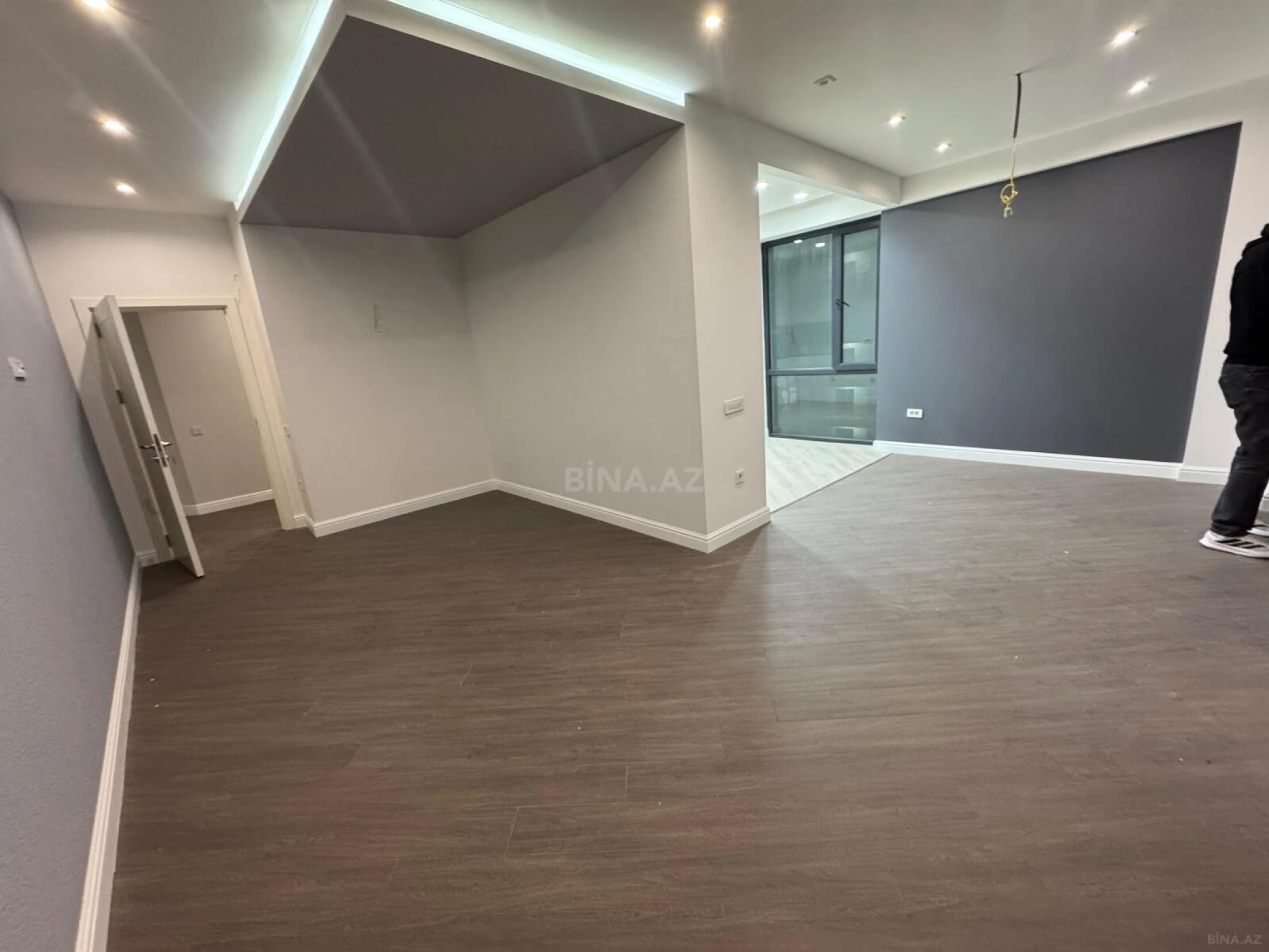 Satılır 4 otaqlı mənzil 139 m²