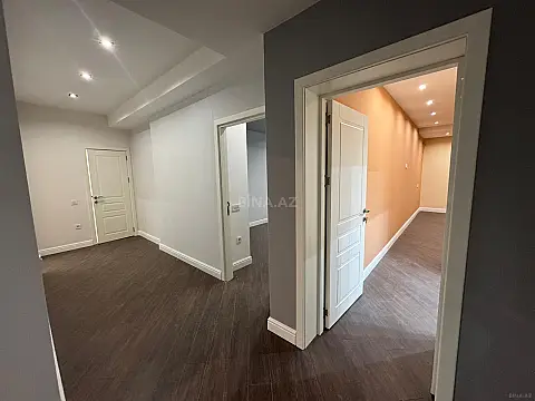 Satılır 4 otaqlı mənzil 139 m²