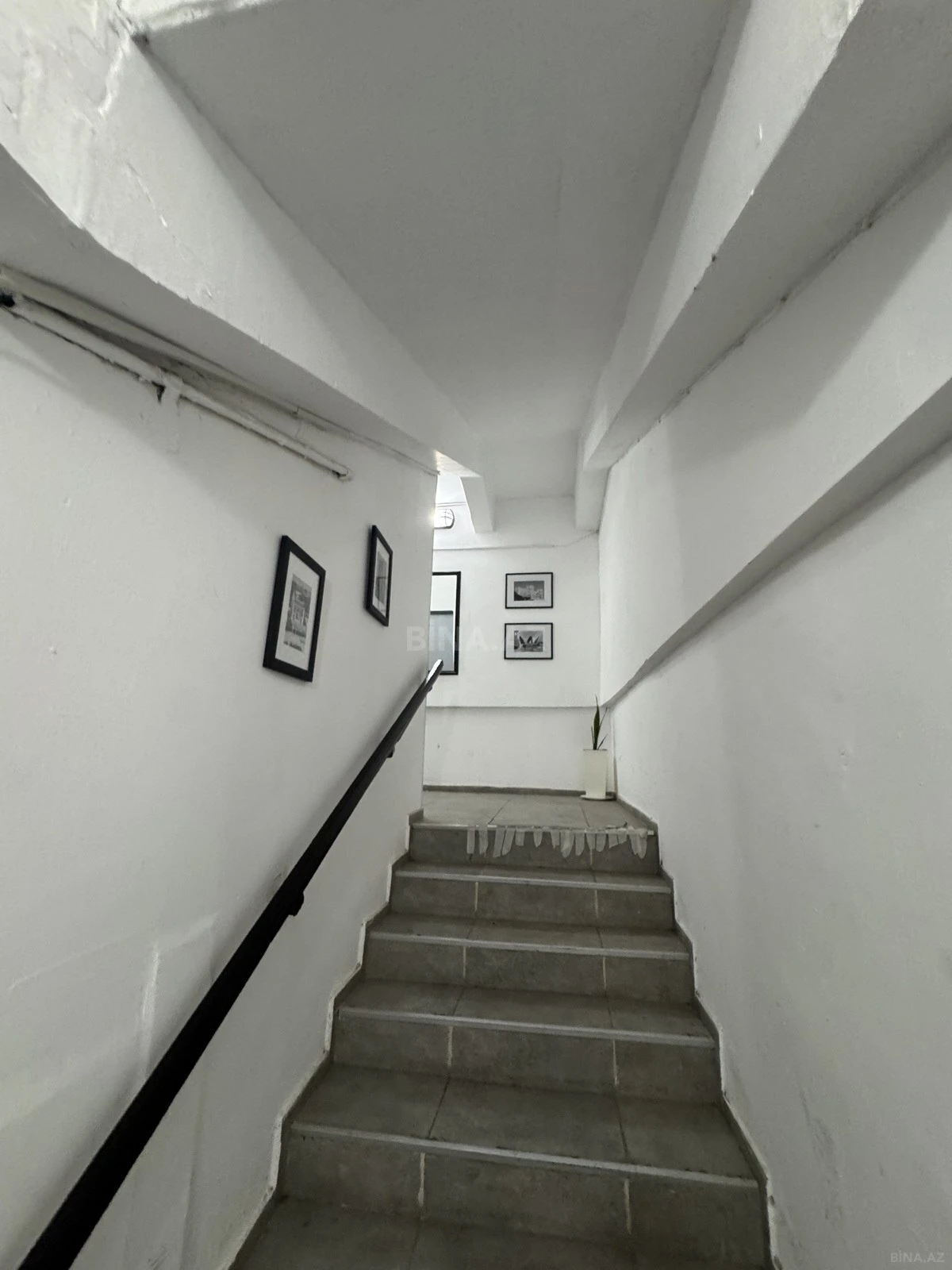 Satılır 4 otaqlı mənzil 120 m²