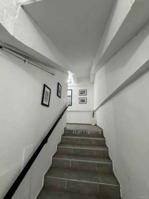 Satılır 4 otaqlı mənzil 120 m²