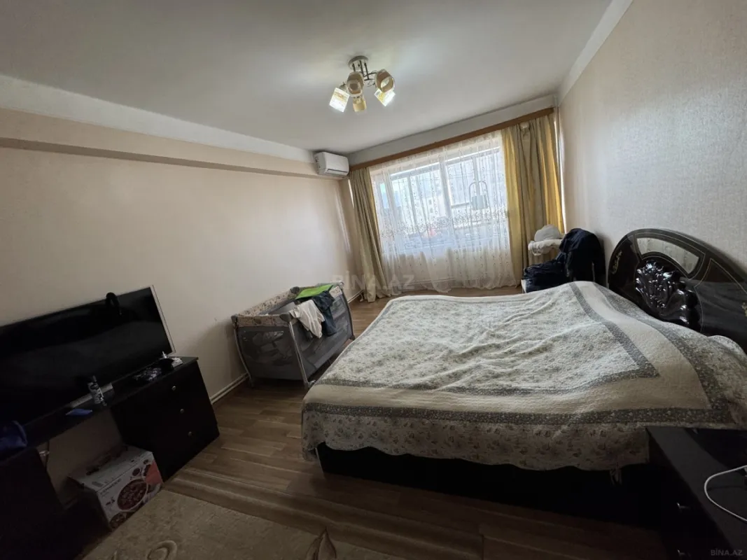 Satılır 4 otaqlı mənzil 120 m²