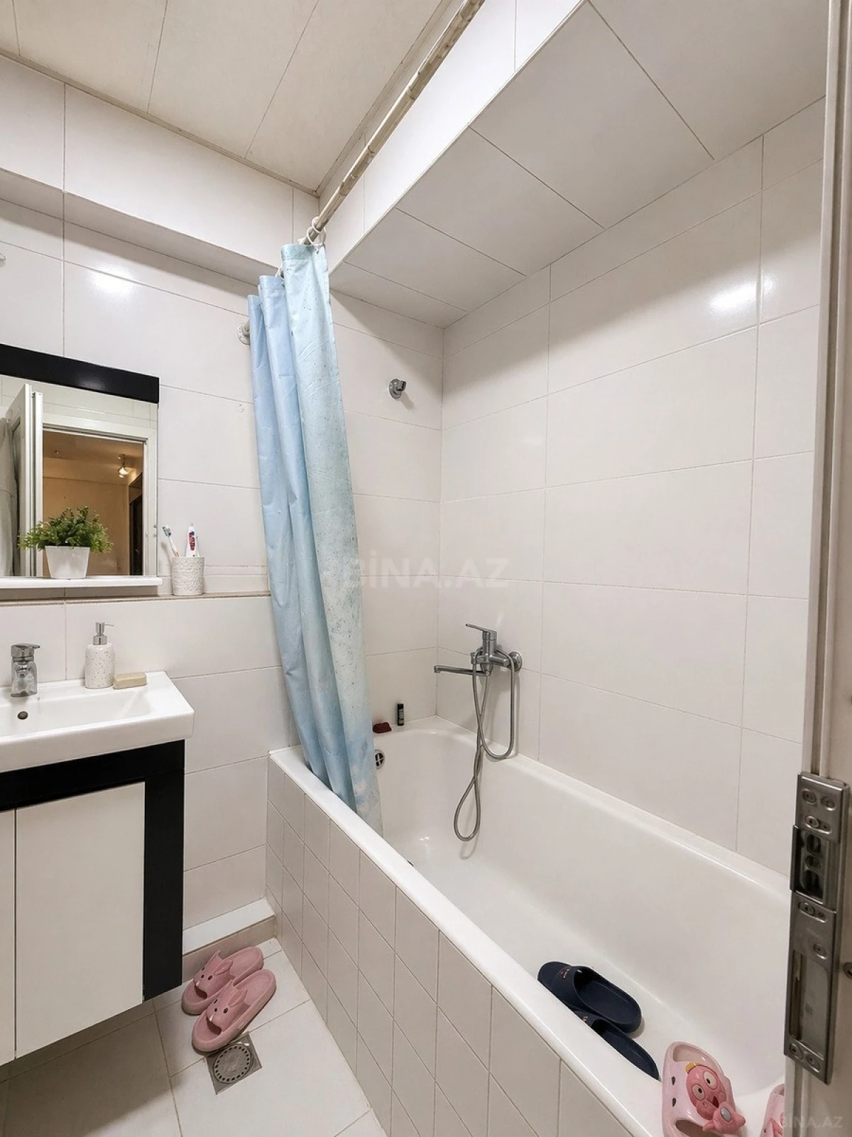 Satılır 4 otaqlı mənzil 120 m²