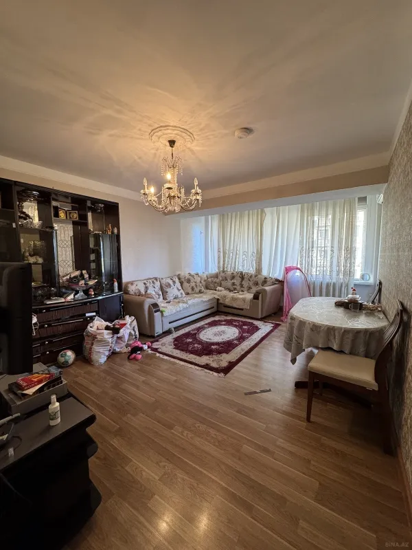 Satılır 4 otaqlı mənzil 120 m²