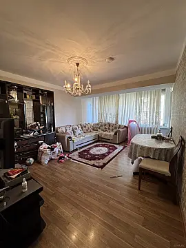 Satılır 4 otaqlı mənzil 120 m²