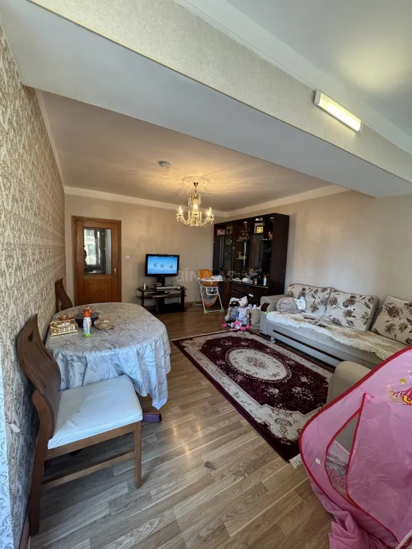 Satılır 4 otaqlı mənzil 120 m²