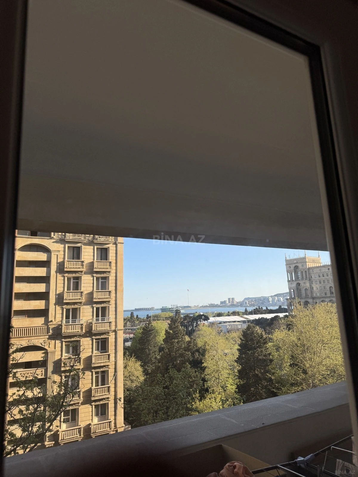 Satılır 4 otaqlı mənzil 120 m²