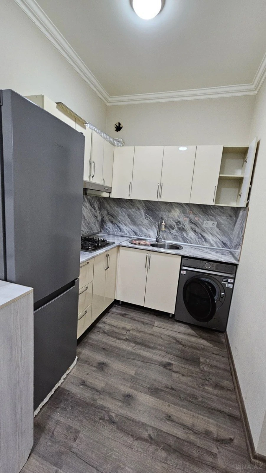 Kirayə verilir 2 otaqlı mənzil 60 m²