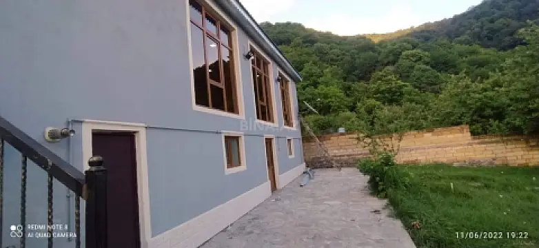 Satılır 5 otaqlı həyət evi 100 m²