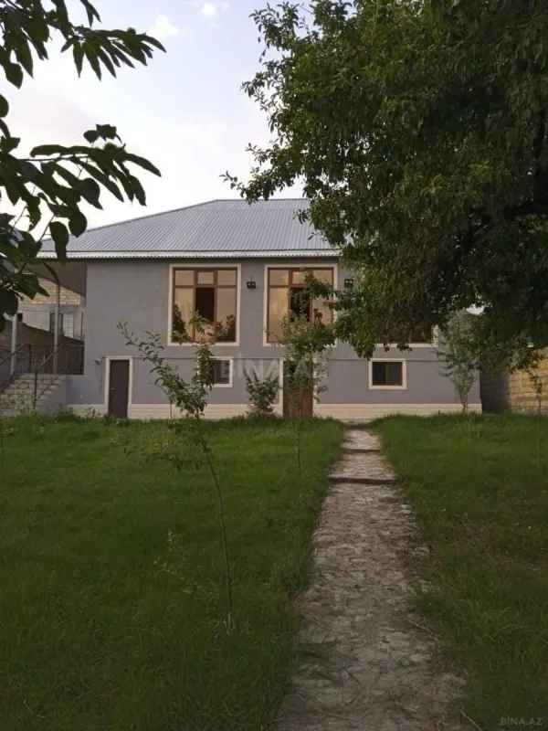 Satılır 5 otaqlı həyət evi 100 m²