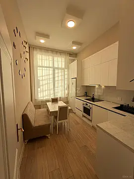 Satılır 3 otaqlı mənzil 82 m²