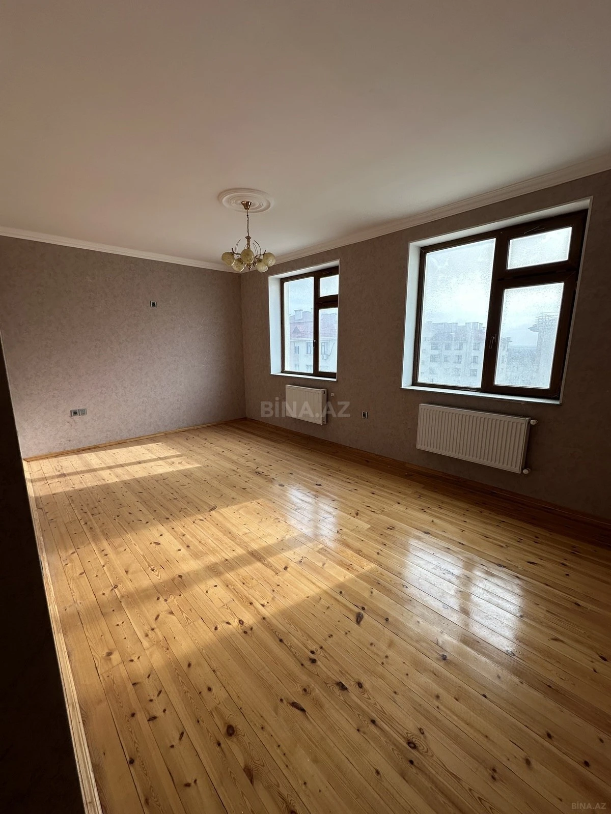 Kirayə verilir 4 otaqlı mənzil 107 m²