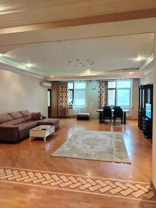 Kirayə verilir 3 otaqlı mənzil 138 m²