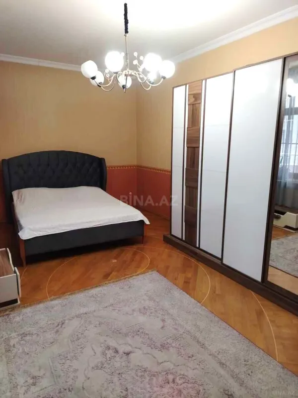 Kirayə verilir 3 otaqlı mənzil 138 m²