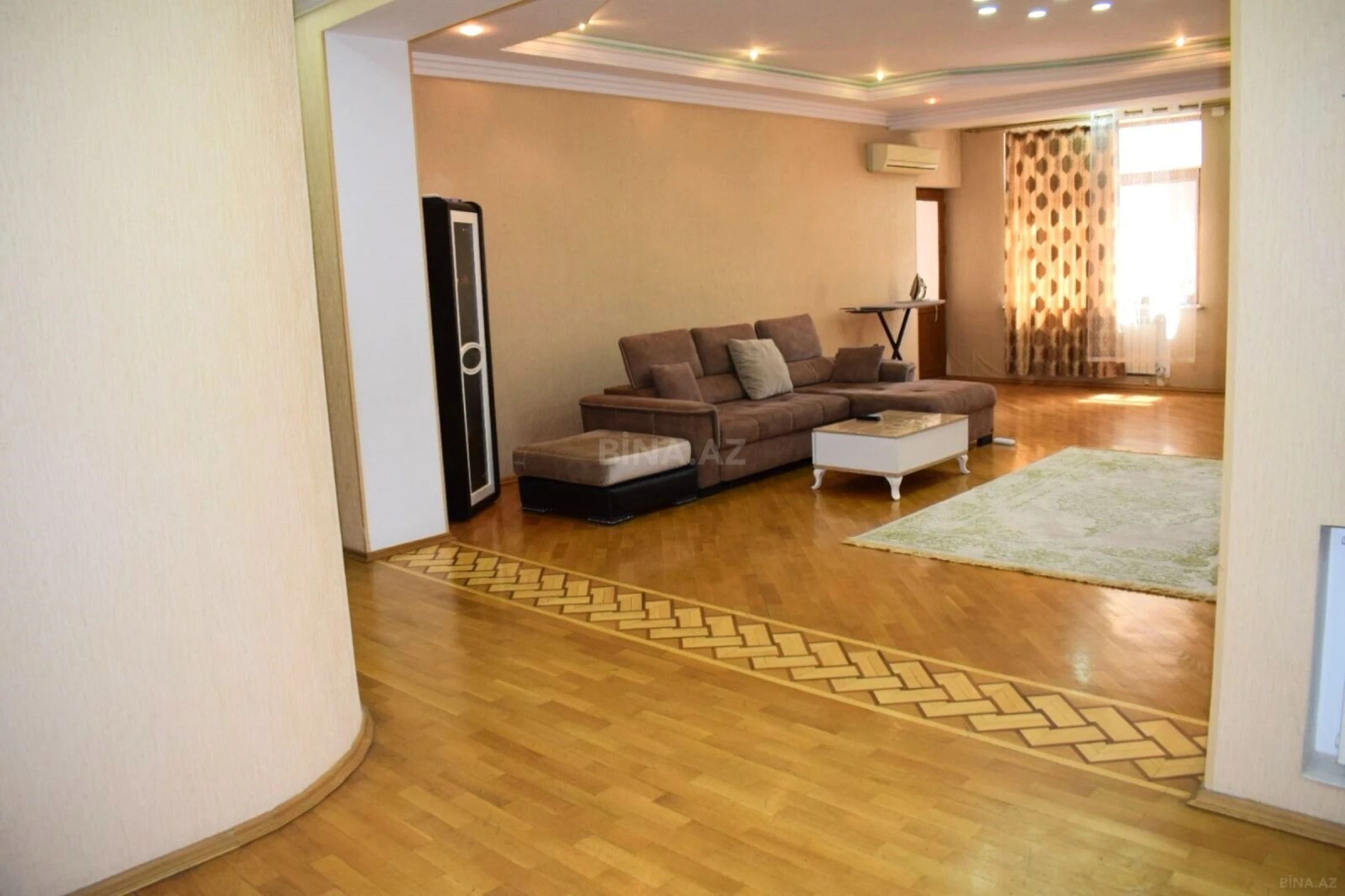 Kirayə verilir 3 otaqlı mənzil 138 m²