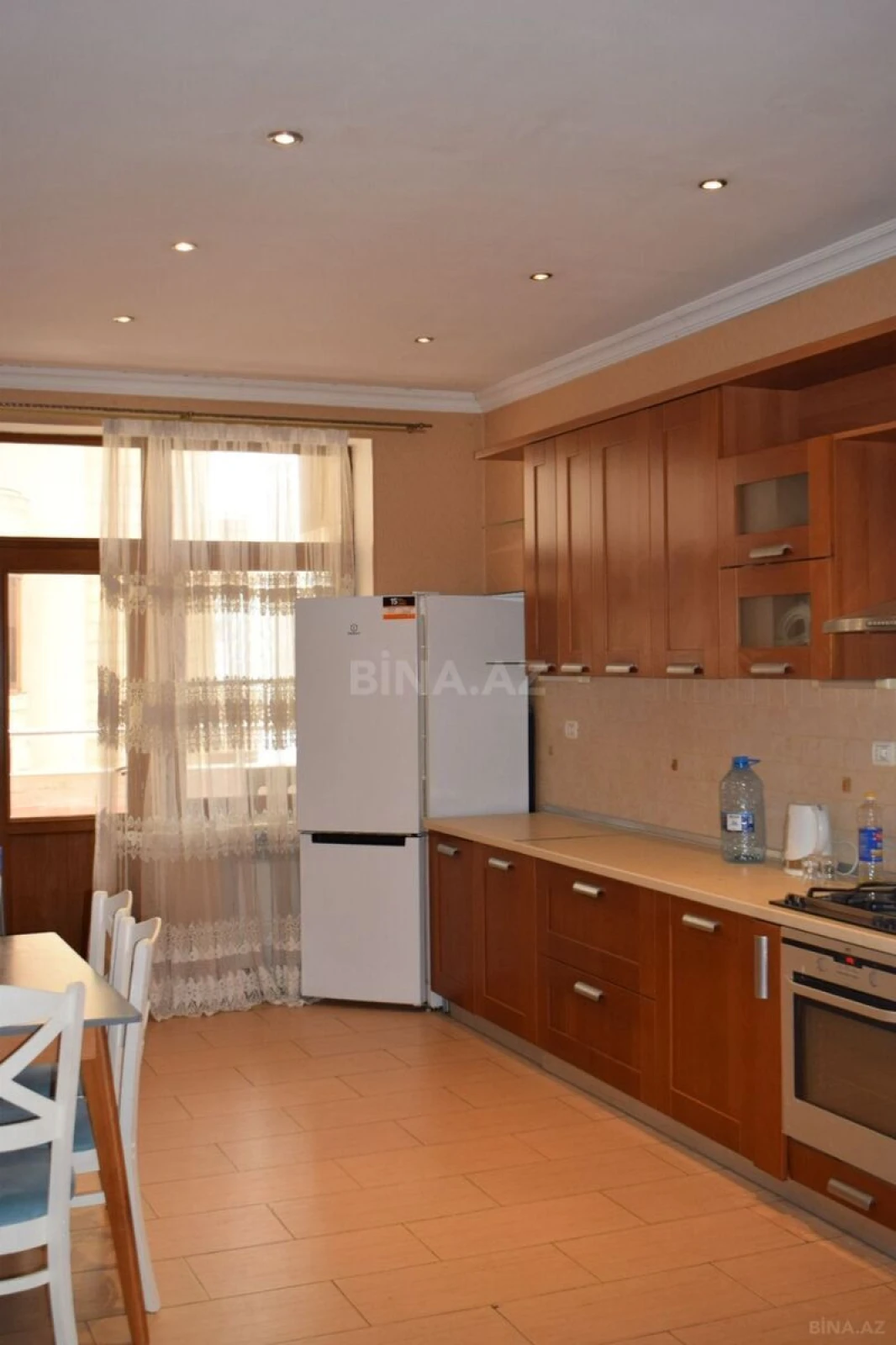 Kirayə verilir 3 otaqlı mənzil 138 m²
