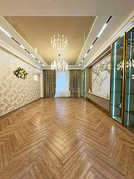 Satılır 4 otaqlı mənzil 245 m²