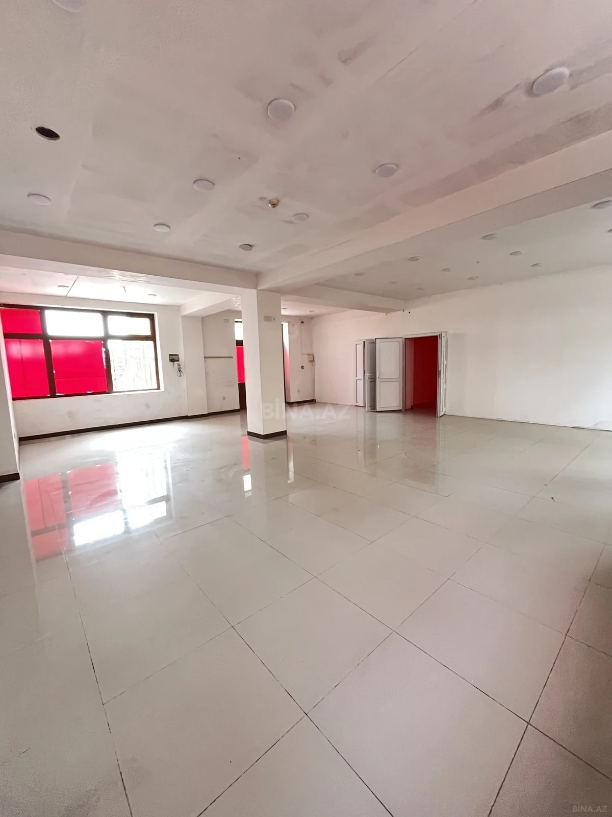 Kirayə verilir obyekt 350 m²