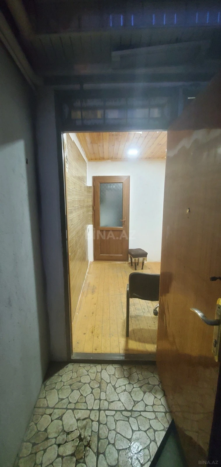Kirayə verilir 1 otaqlı ofis 8 m²