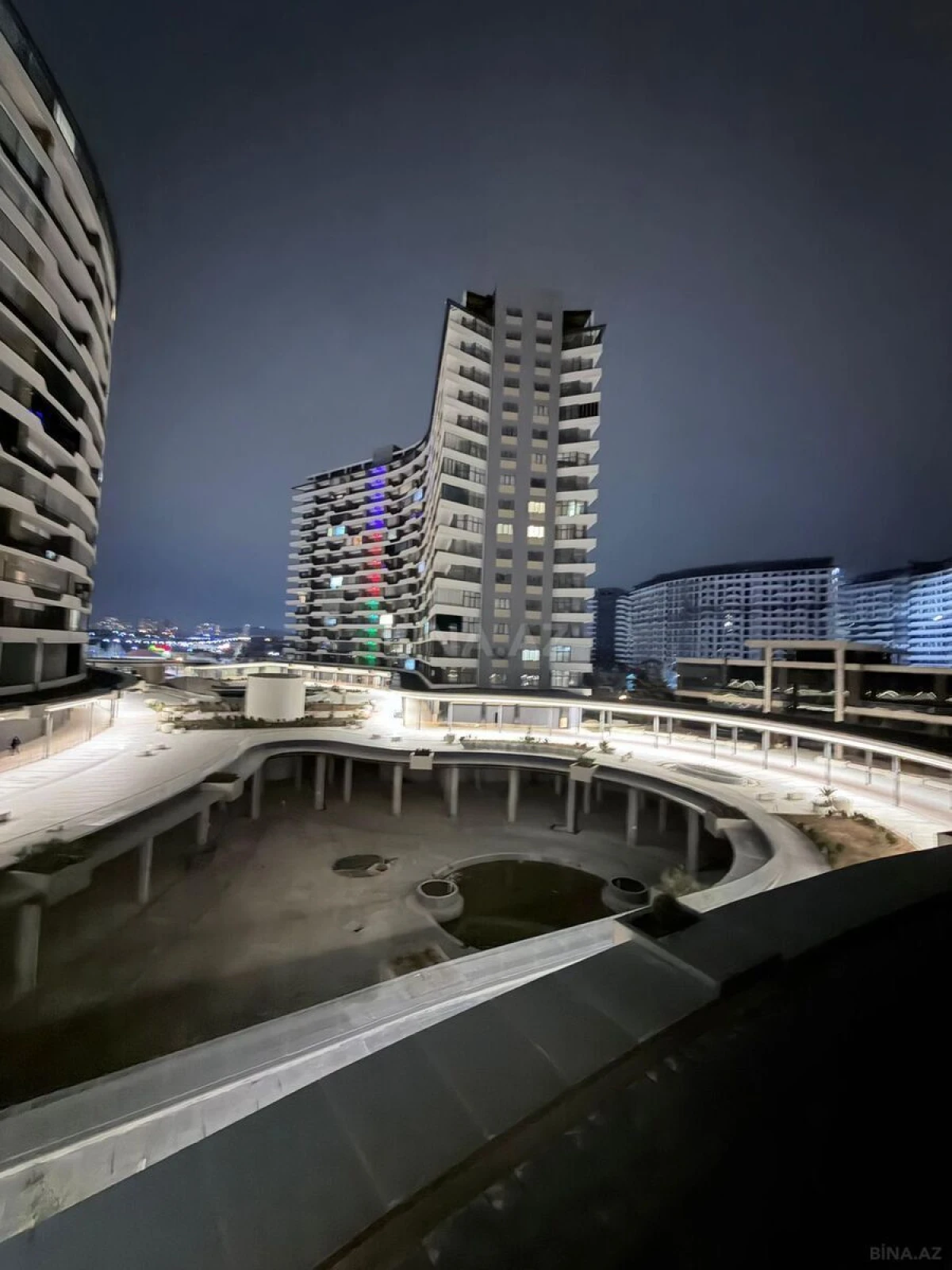 Satılır 3 otaqlı mənzil 116 m²