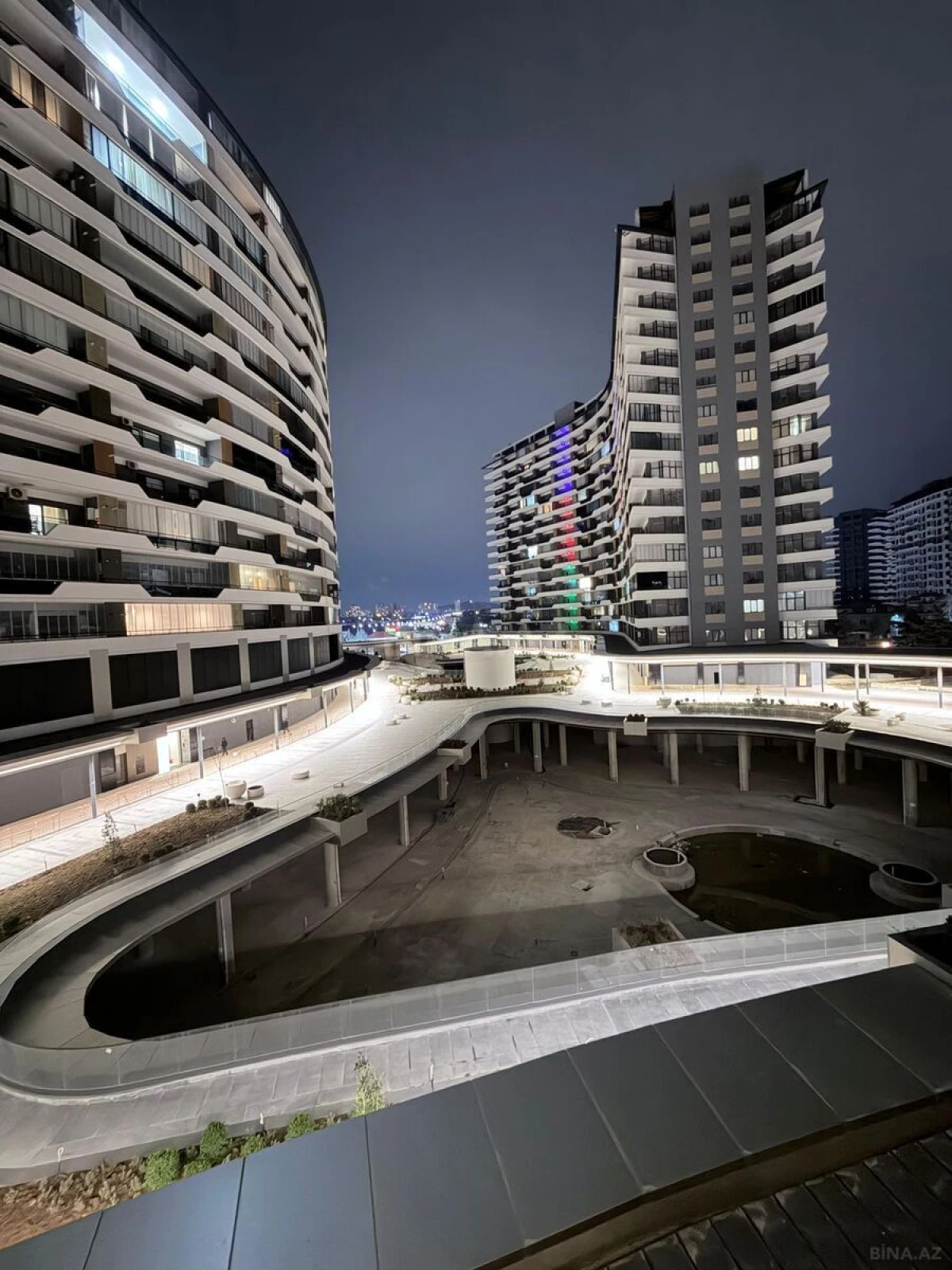 Satılır 3 otaqlı mənzil 116 m²