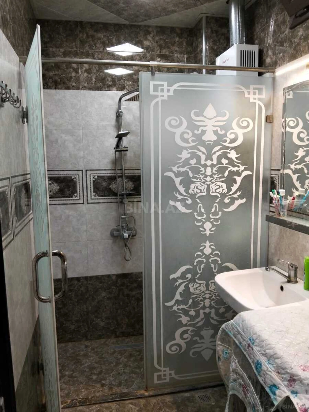 Satılır 4 otaqlı mənzil 110 m²