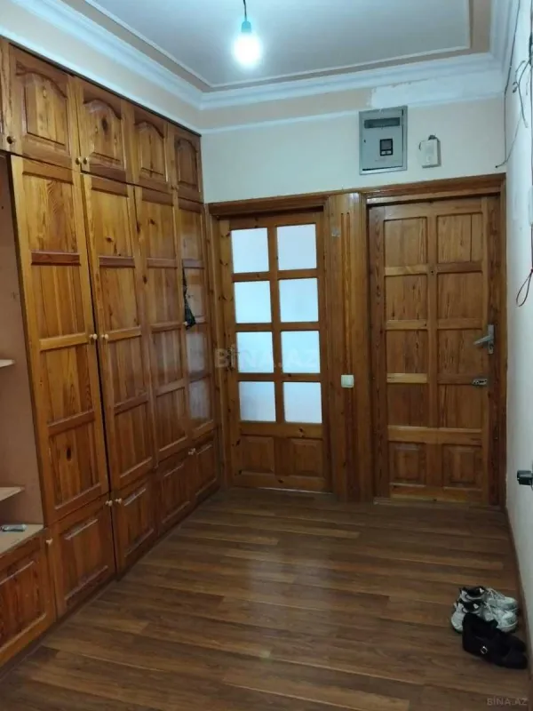 Satılır 4 otaqlı mənzil 110 m²