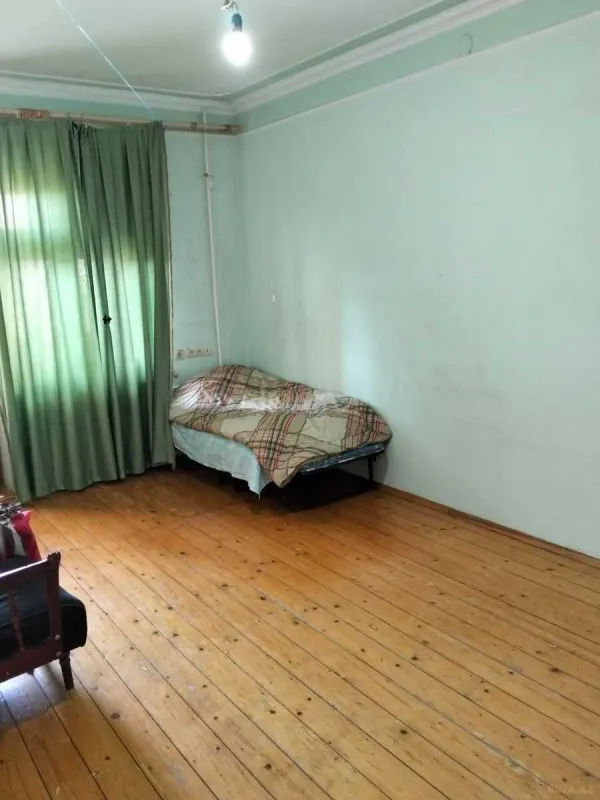 Satılır 4 otaqlı mənzil 110 m²