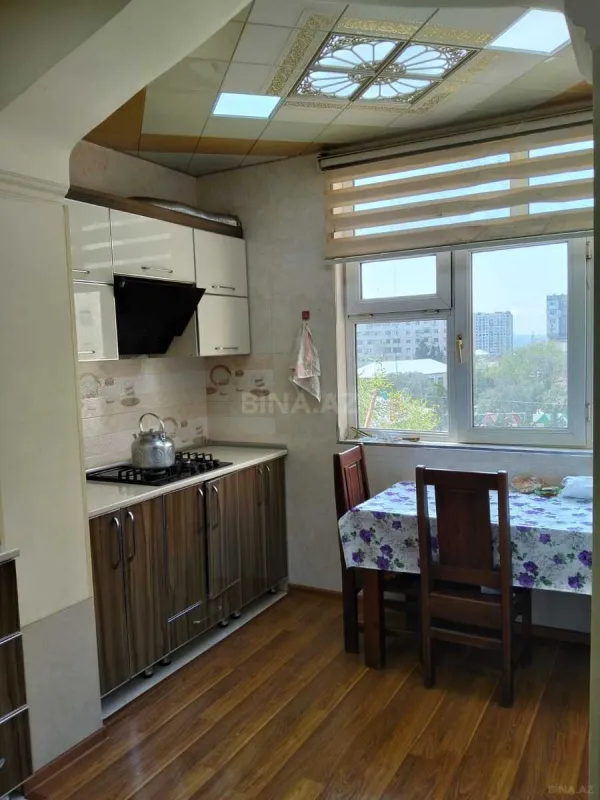 Satılır 4 otaqlı mənzil 110 m²