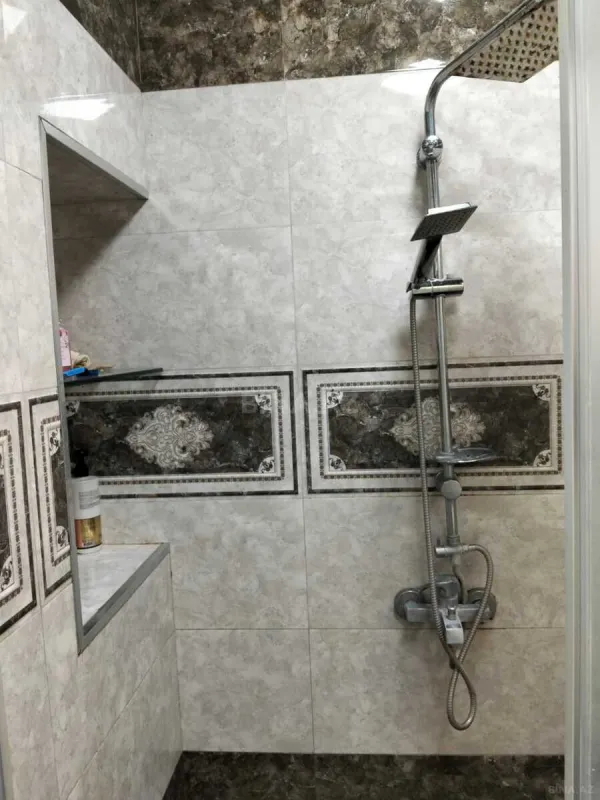 Satılır 4 otaqlı mənzil 110 m²