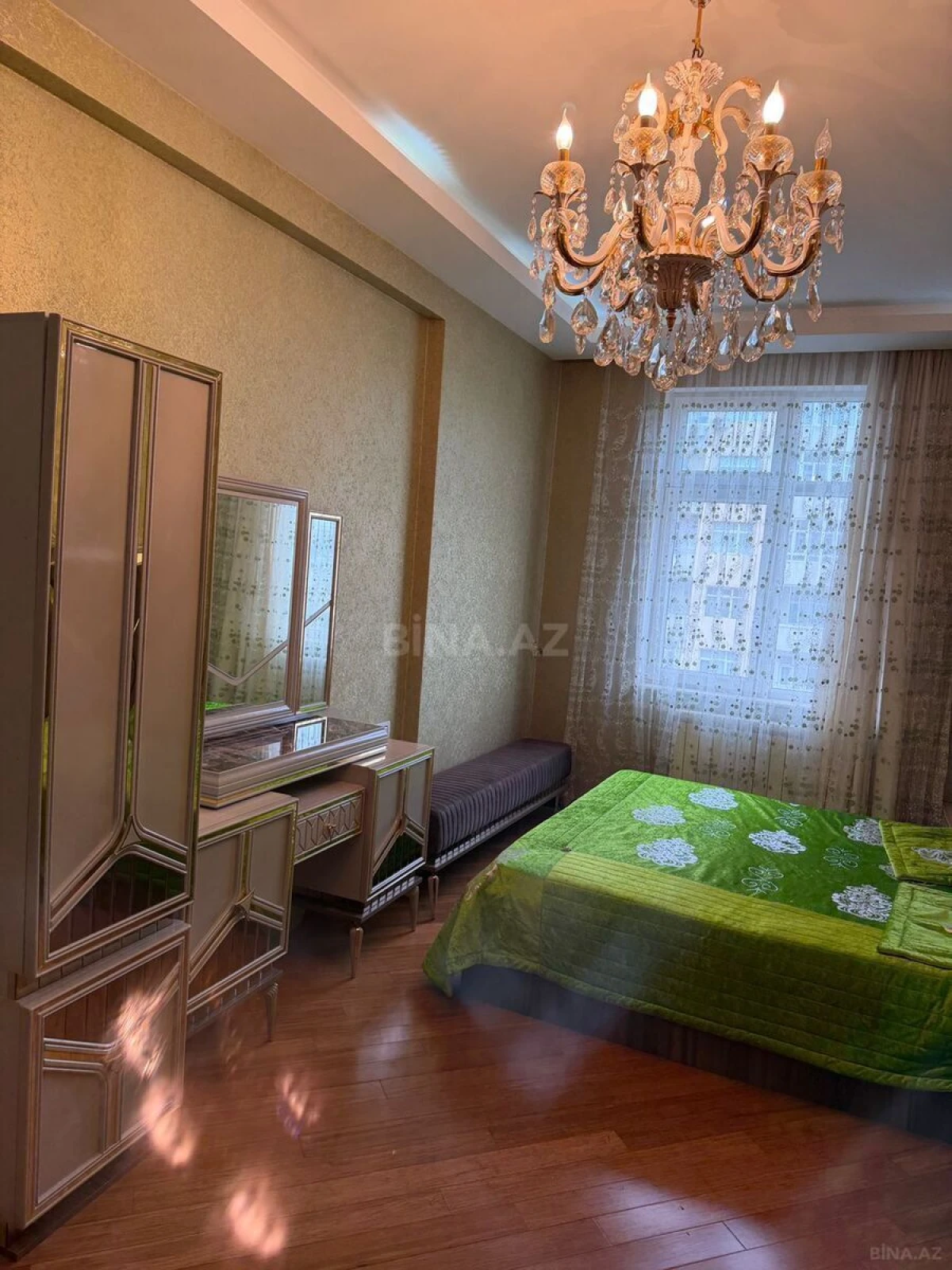 Kirayə verilir 3 otaqlı mənzil 147 m²