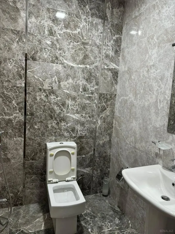 Kirayə verilir 3 otaqlı mənzil 147 m²