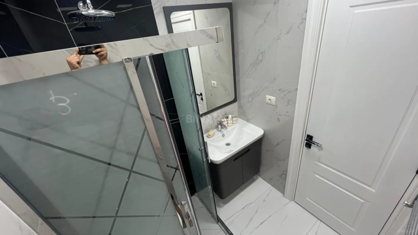 Satılır 3 otaqlı mənzil 96 m²