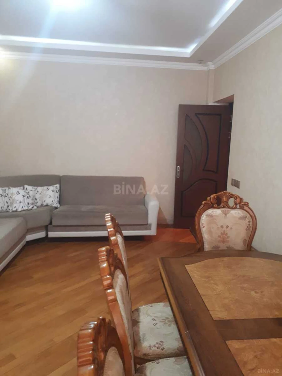 Kirayə verilir 2 otaqlı mənzil 75 m²