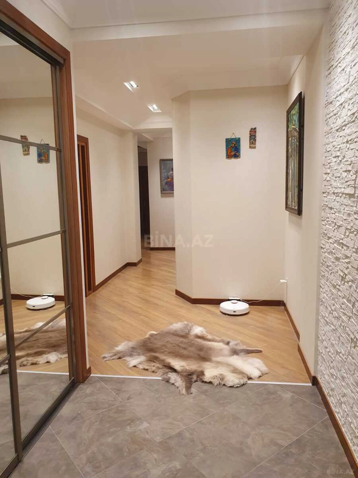 Satılır 4 otaqlı mənzil 130 m²